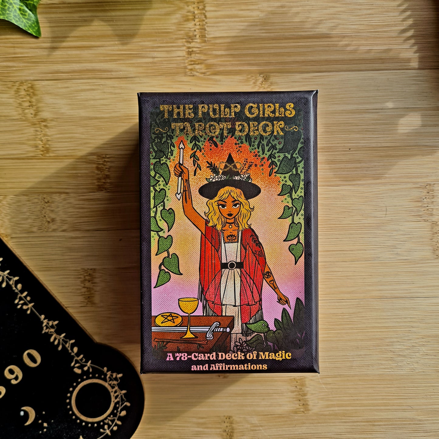 The Pulp Girls Tarot Deck